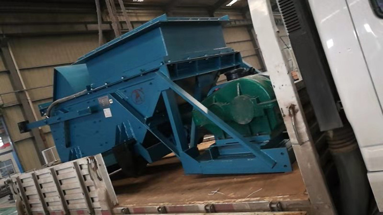 山東礦安生產(chǎn)的往復(fù)式給煤機(jī)發(fā)貨