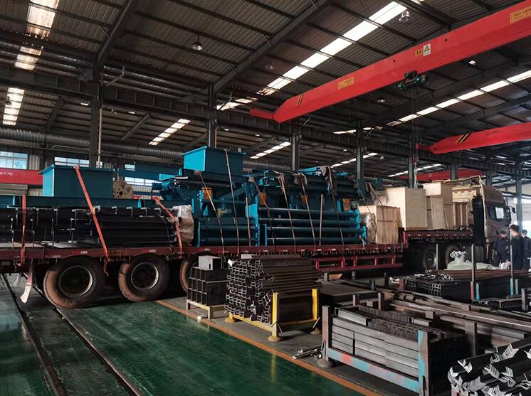 客戶定制的30米加長給煤機發(fā)往內(nèi)蒙古滿洲里