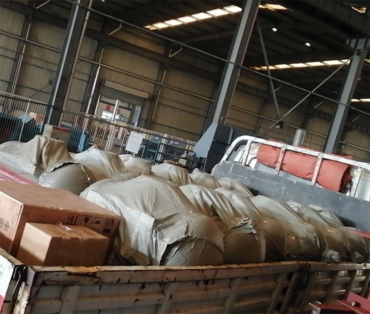 山東礦安機電生產(chǎn)的一批空氣炮發(fā)往內(nèi)蒙古烏海