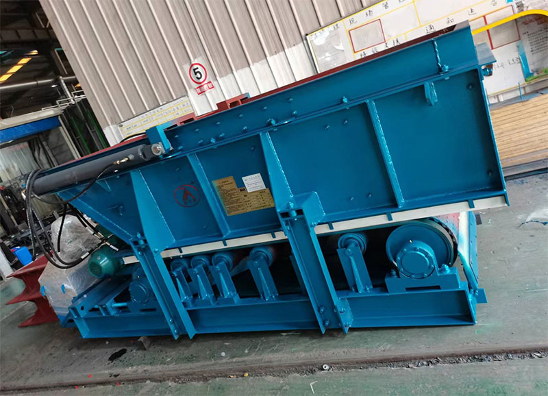 山東礦安自主研發(fā)生產(chǎn)的帶式給煤機(jī)發(fā)往山西呂梁